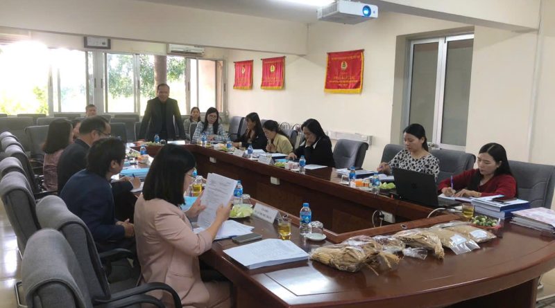 Hội đồng đánh giá, nghiệm thu cấp cơ sở đề tài: “Bảo tồn một số nguồn gen cây trồng bản địa ngắn ngày (lúa, ngô, cà đắng và mướp hương) của tỉnh Đắk Lắk” Hội đồng đánh giá, nghiệm thu cấp cơ sở đề tài: “Bảo tồn một số nguồn gen cây trồng bản địa ngắn ngày (lúa, ngô, cà đắng và mướp hương) của tỉnh Đắk Lắk”